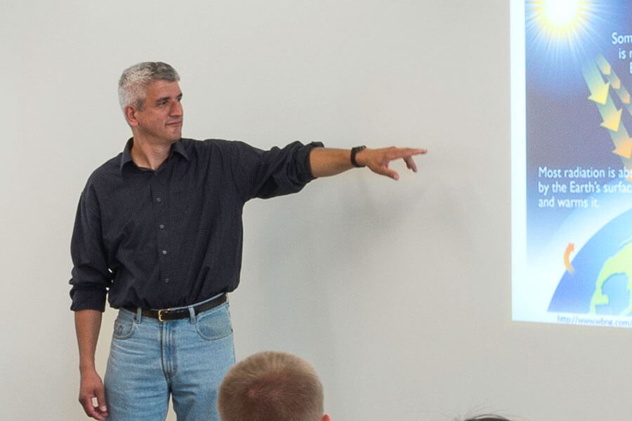 Thomas Trabold giving a presentation